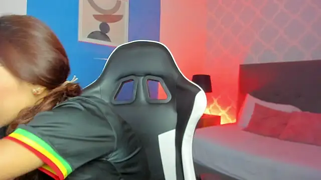 cora 22 online show from September 27, 2025, 12:22 pm