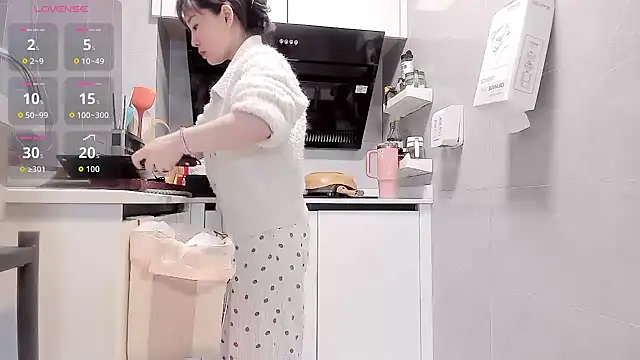 Vivian-6 online show from March 24, 2026, 1:27 am