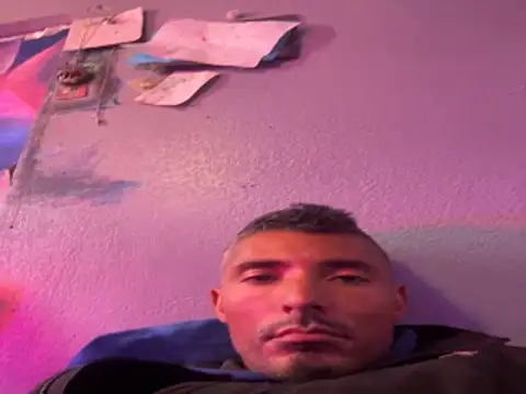 Snapshot of DarkHorse89 chatting on November 11, 2025, 3:34 am DarkHorse89 online show from November 11, 2025, 3:34 am