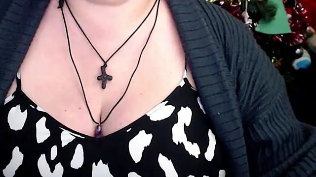 Snapshot of mayasmith chatting on December 17, 2025, 4:12 pm mayasmith online show from December 17, 2025, 4:12 pm