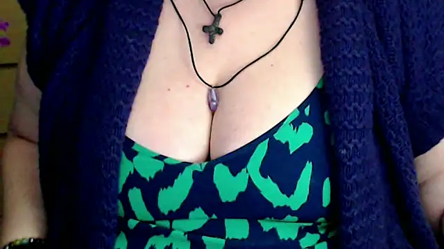 Snapshot of mayasmith chatting on January 9, 2026, 12:06 am mayasmith online show from January 9, 2026, 12:06 am