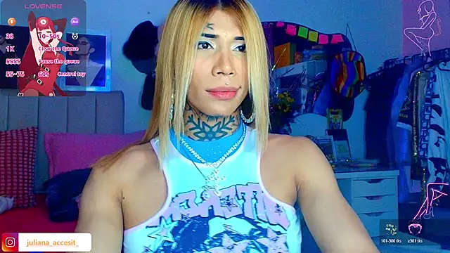 Snapshot of caroline_cossei chatting on March 11, 2026, 12:26 am caroline cossei online show from March 11, 2026, 12:26 am