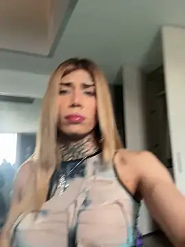 Snapshot of caroline_cossei chatting on March 31, 2026, 8:22 pm caroline cossei online show from March 31, 2026, 8:22 pm