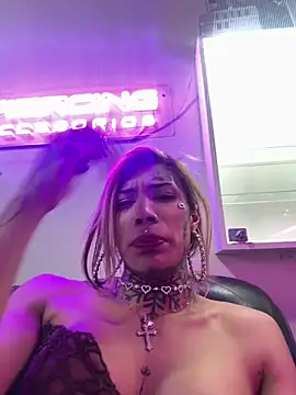 Snapshot of caroline_cossei chatting on April 4, 2026, 7:20 pm caroline cossei online show from April 4, 2026, 7:20 pm