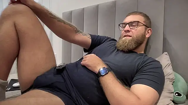 Bear bear  online show from September 9, 2025, 9:41 am