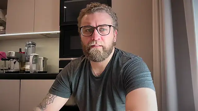 Bear bear  online show from April 27, 2026, 8:45 am