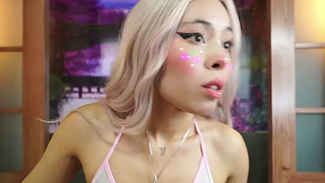 miss  maria online show from October 15, 2025, 6:05 pm