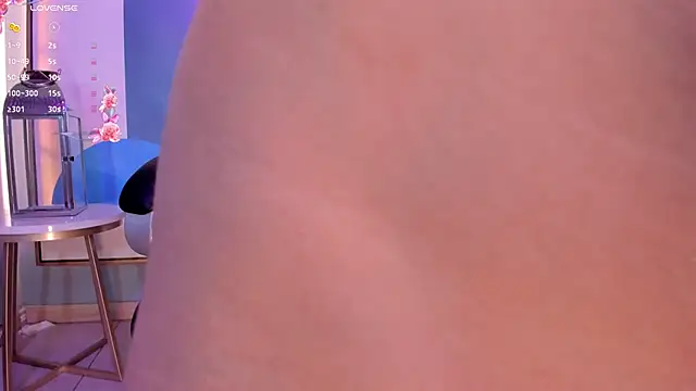 Snapshot of JuanitaClay chatting on March 22, 2025, 2:58 pm JuanitaClay online show from March 22, 2025, 2:58 pm