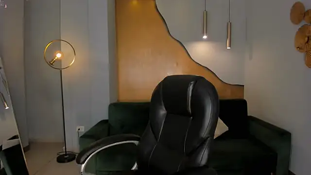 Snapshot of JuanitaClay chatting on October 5, 2025, 12:51 pm JuanitaClay online show from October 5, 2025, 12:51 pm