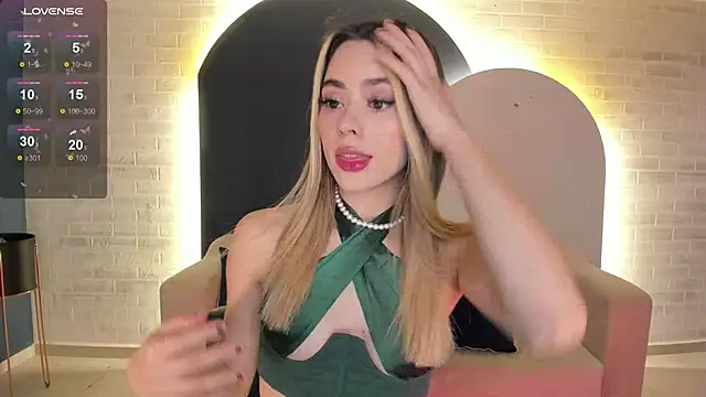 Snapshot of JuanitaClay chatting on March 18, 2025, 8:48 pm JuanitaClay online show from March 18, 2025, 8:48 pm