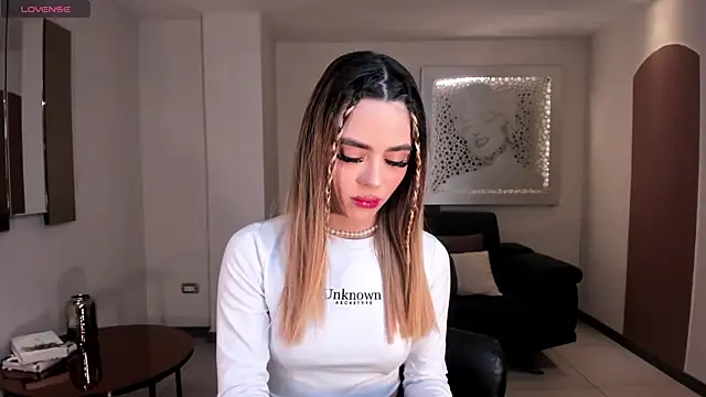 Snapshot of JuanitaClay chatting on March 16, 2025, 10:42 pm JuanitaClay online show from March 16, 2025, 10:42 pm