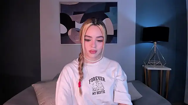 Snapshot of JuanitaClay chatting on September 9, 2025, 12:36 pm JuanitaClay online show from September 9, 2025, 12:36 pm