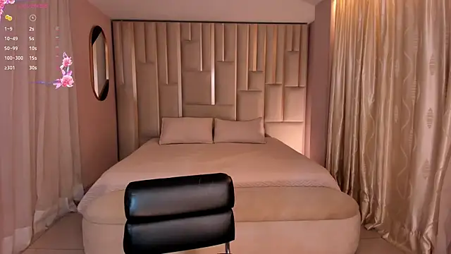 Snapshot of JuanitaClay chatting on September 18, 2025, 12:19 pm JuanitaClay online show from September 18, 2025, 12:19 pm