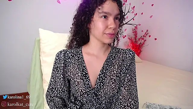 Karolina 1 online show from February 17, 2025, 5:01 pm