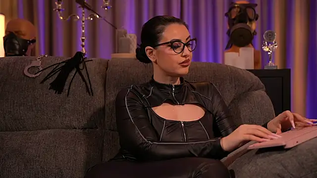 kelly kent online show from March 9, 2025, 6:28 am