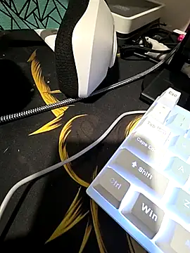 Emmy Ruiz online show from November 28, 2025, 2:12 am