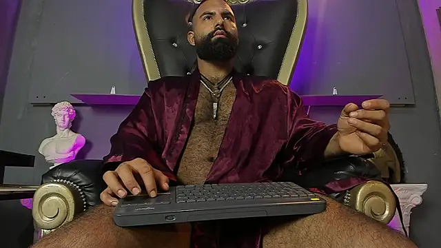 Snapshot of BeardAndrew chatting on May 5, 2026, 4:37 am BeardAndrew online show from May 5, 2026, 4:37 am