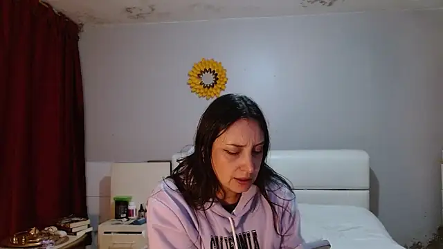 Snapshot of Freyja_soh chatting on April 16, 2026, 8:42 pm Freyja soh online show from April 16, 2026, 8:42 pm