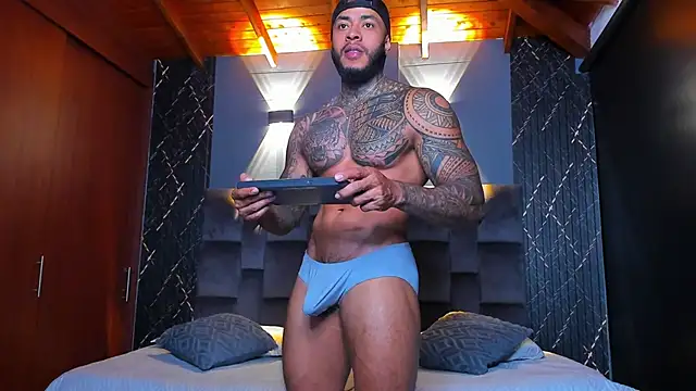 Snapshot of muscle_man16 chatting on January 20, 2025, 2:25 pm muscle man16 online show from January 20, 2025, 2:25 pm