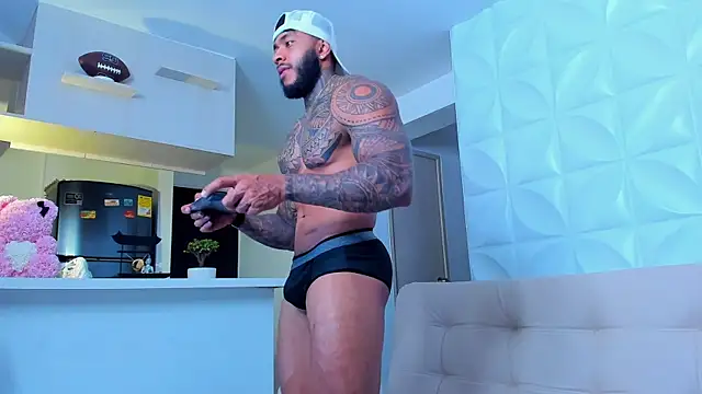 Snapshot of muscle_man16 chatting on February 12, 2025, 2:35 am muscle man16 online show from February 12, 2025, 2:35 am