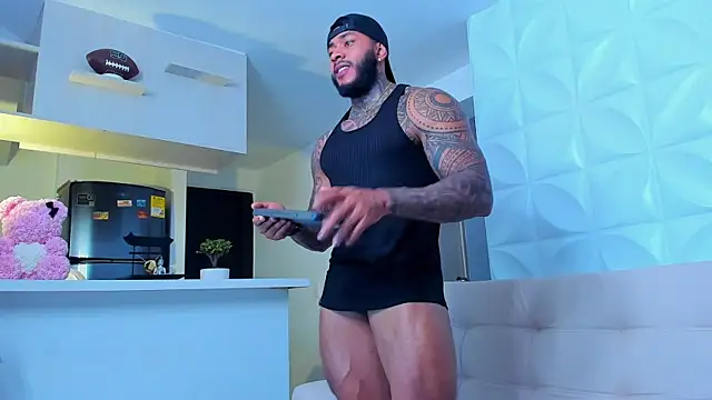 Snapshot of muscle_man16 chatting on February 14, 2025, 11:31 pm muscle man16 online show from February 14, 2025, 11:31 pm