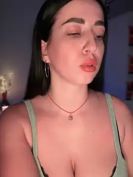 Snapshot of Emylia chatting on December 16, 2024, 7:00 pm Emylia online show from December 16, 2024, 7:00 pm