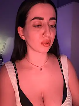 Snapshot of Emylia chatting on January 23, 2025, 12:04 am Emylia online show from January 23, 2025, 12:04 am