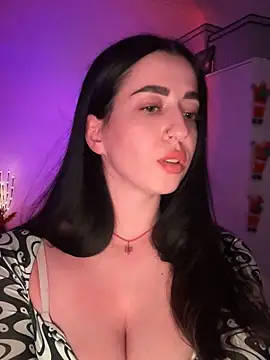 Snapshot of Emylia chatting on December 13, 2024, 11:39 pm Emylia online show from December 13, 2024, 11:39 pm