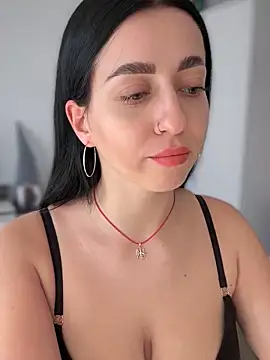 Snapshot of Emylia chatting on January 18, 2025, 12:36 pm Emylia online show from January 18, 2025, 12:36 pm