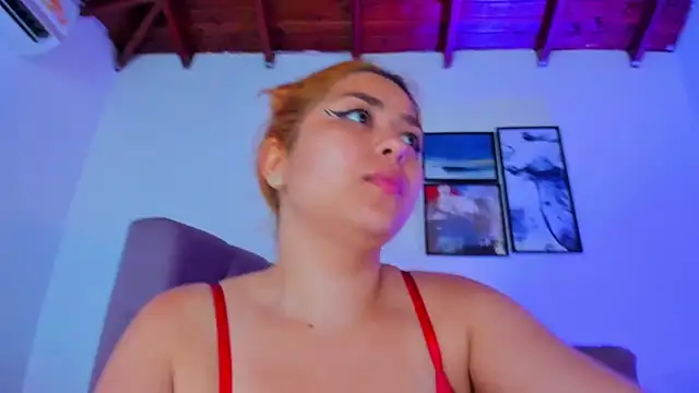 Snapshot of Gretta_Queen chatting on March 15, 2025, 1:30 am Gretta Queen online show from March 15, 2025, 1:30 am
