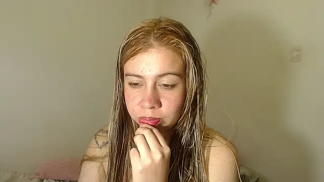 Snapshot of SweetSofty chatting on January 27, 2025, 10:27 pm SweetSofty online show from January 27, 2025, 10:27 pm