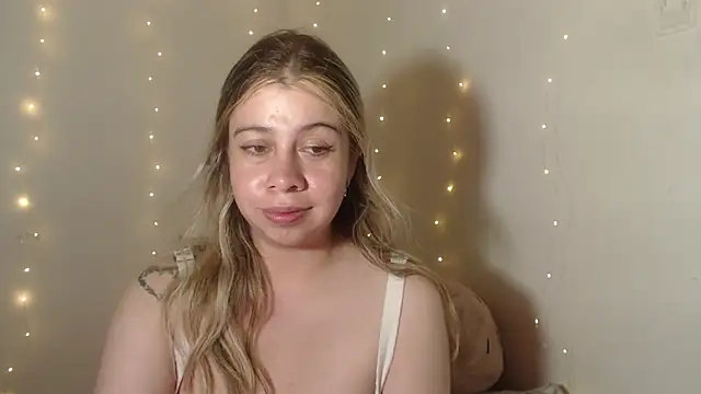 Snapshot of SweetSofty chatting on October 1, 2025, 10:24 pm SweetSofty online show from October 1, 2025, 10:24 pm