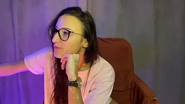 Snapshot of spottyyy chatting on February 12, 2025, 3:18 am spottyyy online show from February 12, 2025, 3:18 am