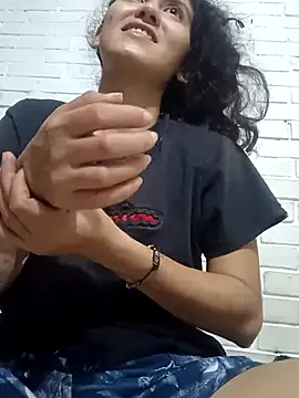 Snapshot of valeriaswang_Lucas chatting on April 15, 2026, 1:00 am valeriaswang Lucas online show from April 15, 2026, 1:00 am