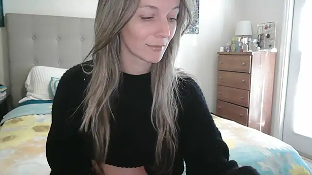 Snapshot of Heyitsmee33 chatting on February 10, 2026, 12:48 pm Heyitsmee33 online show from February 10, 2026, 12:48 pm