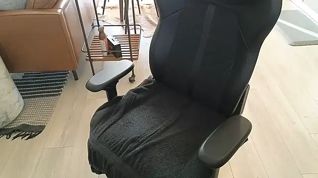 Snapshot of HungandThickLatin chatting on March 23, 2026, 11:37 pm HungandThickLatin online show from March 23, 2026, 11:37 pm