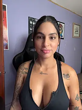 Snapshot of charlotte_stevenss_ chatting on May 5, 2026, 2:42 pm charlotte stevenss online show from May 5, 2026, 2:42 pm