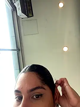 charlotte stevenss  online show from January 16, 2026, 4:22 pm