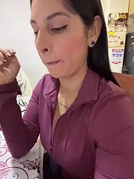 charlotte stevenss  online show from December 21, 2025, 1:46 pm