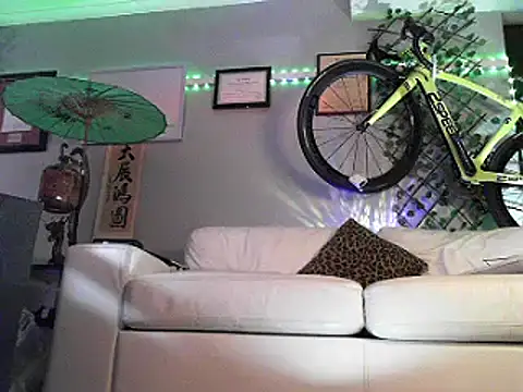 OSIRlS online show from March 18, 2025, 1:23 pm