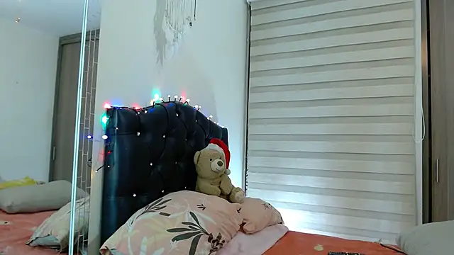 Snapshot of gooddes303salome chatting on November 15, 2025, 9:35 am gooddes303salome online show from November 15, 2025, 9:35 am