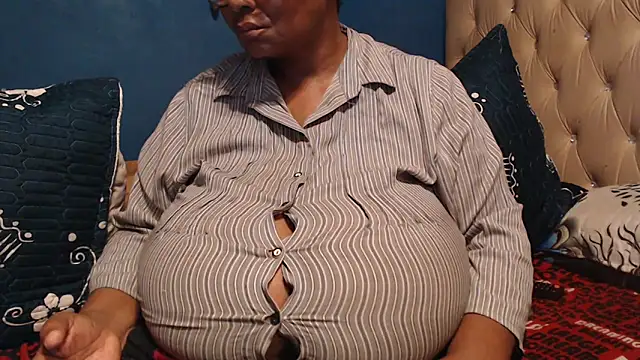 CUTEFIRMMELONSS online show from March 10, 2026, 3:54 am