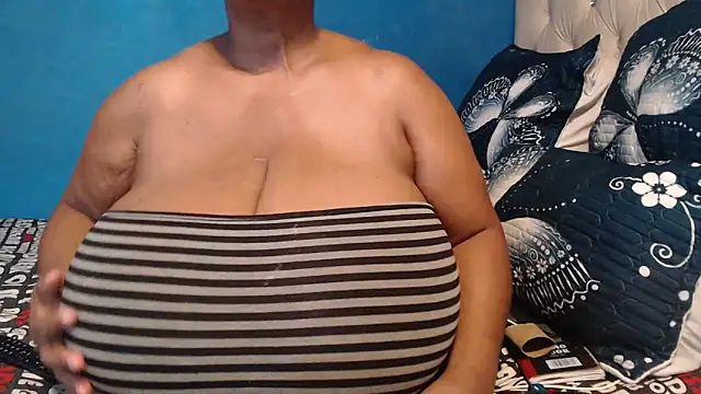 CUTEFIRMMELONSS online show from March 15, 2026, 3:30 pm