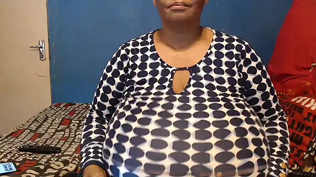 Snapshot of CUTEFIRMMELONSS chatting on November 20, 2025, 2:18 pm CUTEFIRMMELONSS online show from November 20, 2025, 2:18 pm