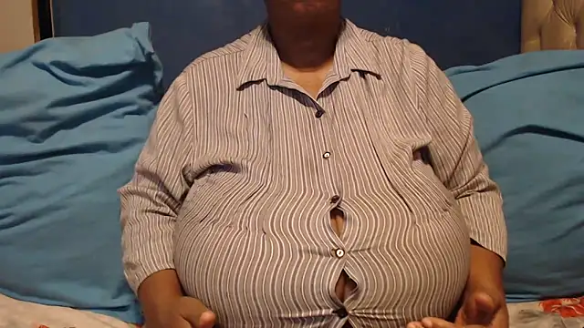 CUTEFIRMMELONSS online show from February 10, 2026, 4:00 am