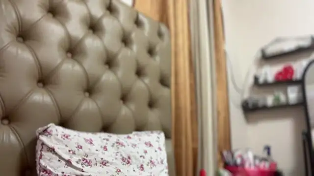 ehotlovea  online show from October 6, 2025, 7:25 pm