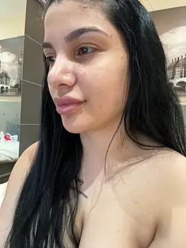 Samira30 online show from April 4, 2026, 9:32 pm