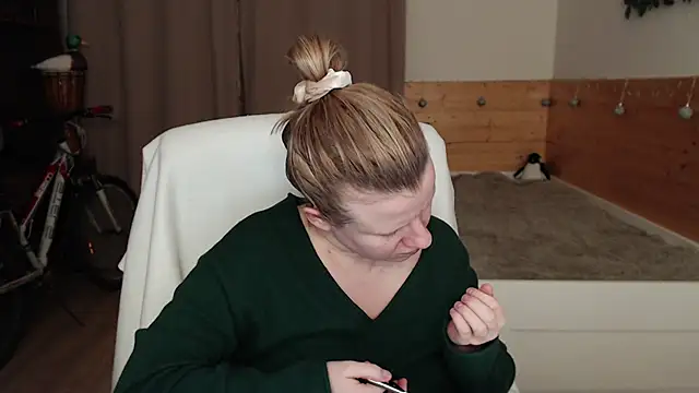 Exponent 5 online show from December 3, 2024, 8:55 pm