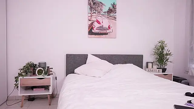 Bella Twine online show from March 9, 2025, 2:21 pm