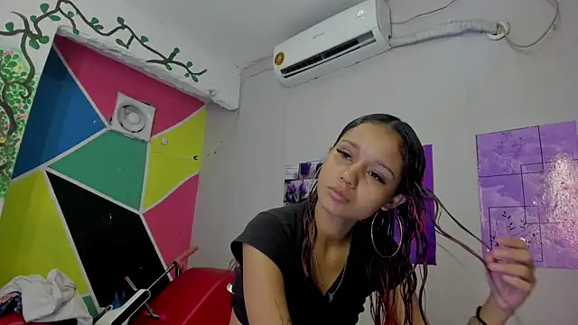 MarianaManzur online show from March 11, 2025, 1:45 pm